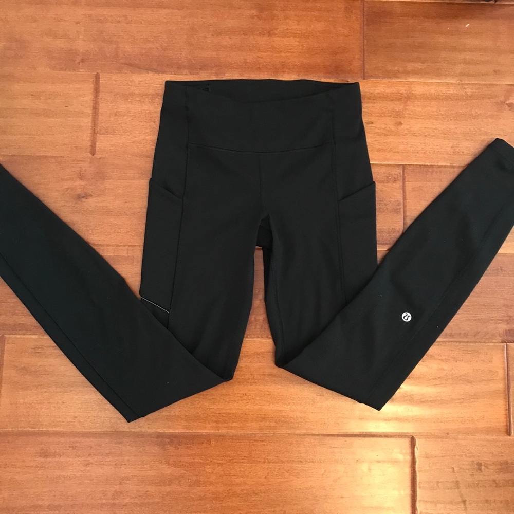 Sold Lululemon size 2 25” black Speed Up leggings